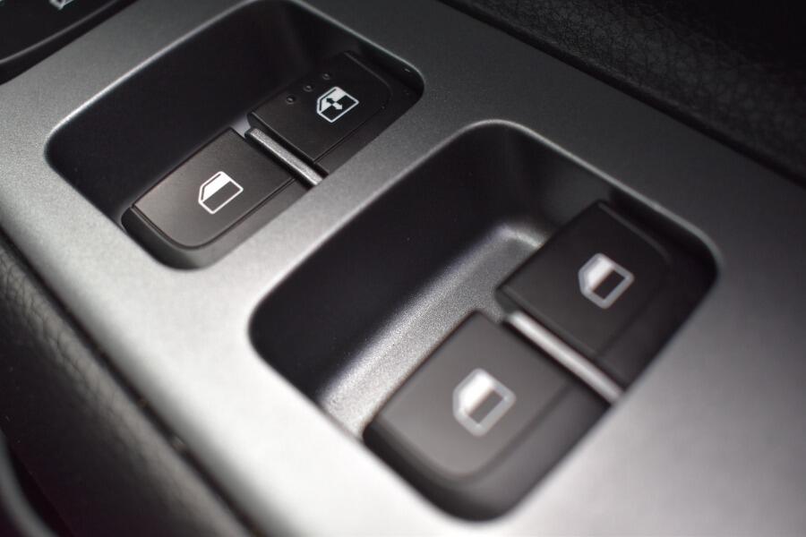 Used Kia Stonic 2024 for sale - 75781341: Photo 33