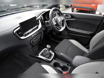 Used Kia Ceed 2021 for sale - 76538090: Photo