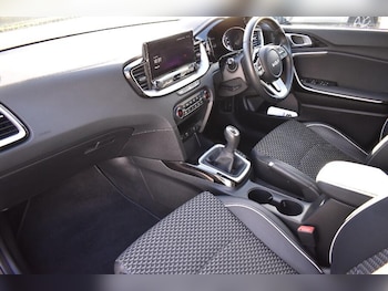 Used Kia Ceed 2022 for sale - 76409515: Photo