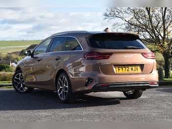 Used Kia Ceed 2022 for sale - 76409515: Photo