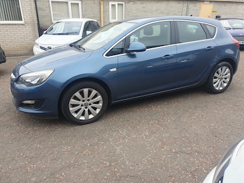 Used Vauxhall Astra 2015 for sale - 75625453: Photo