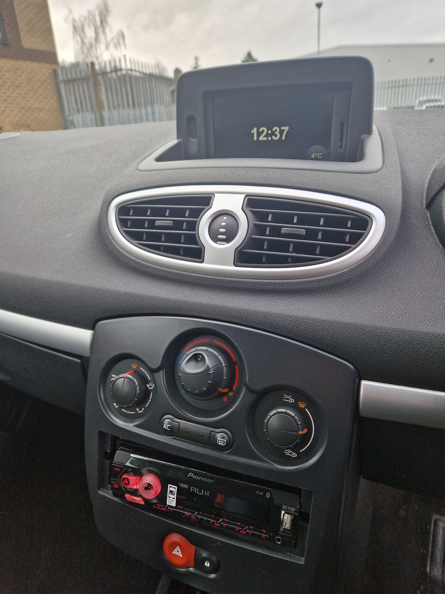 Used Renault Clio 2011 for sale - 77491038: Photo 10