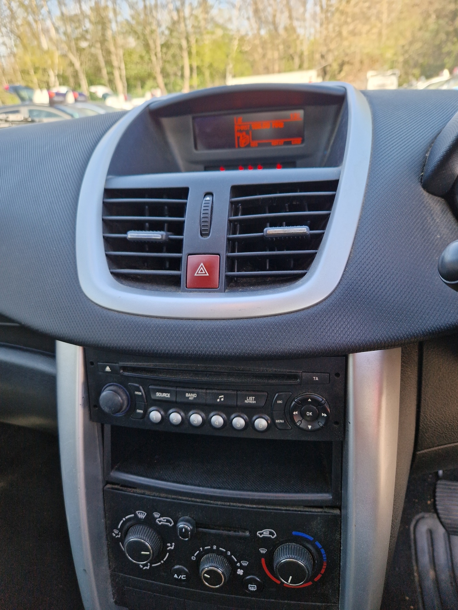 Used Peugeot 207 2012 for sale - 78152785: Photo 8