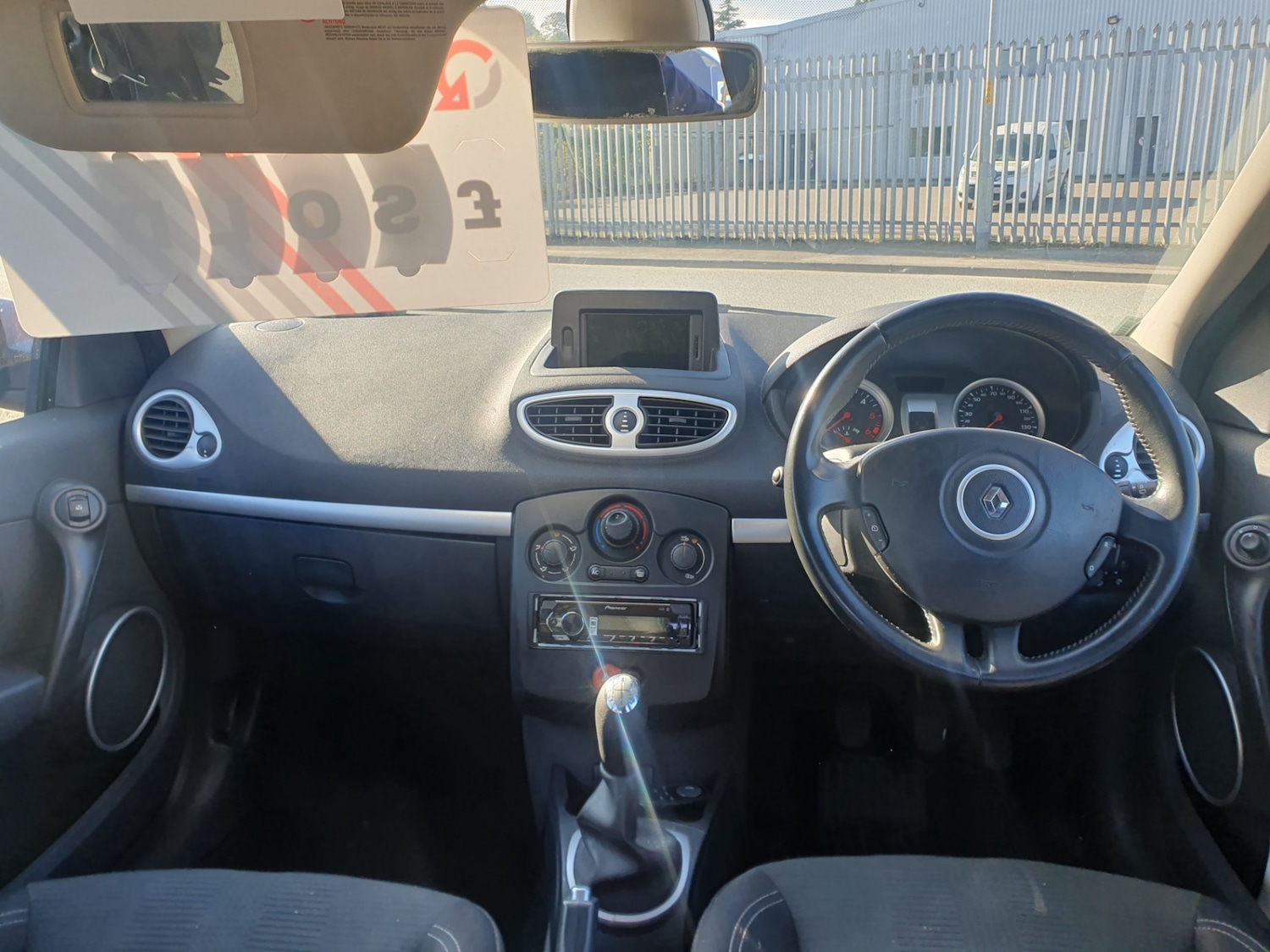 Used Renault Clio 2011 for sale - 76252452: Photo 11