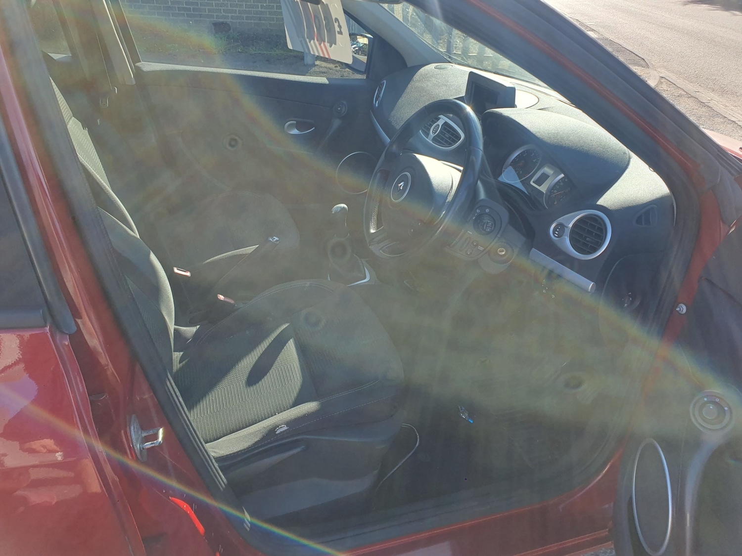 Used Renault Clio 2011 for sale - 76252452: Photo 12