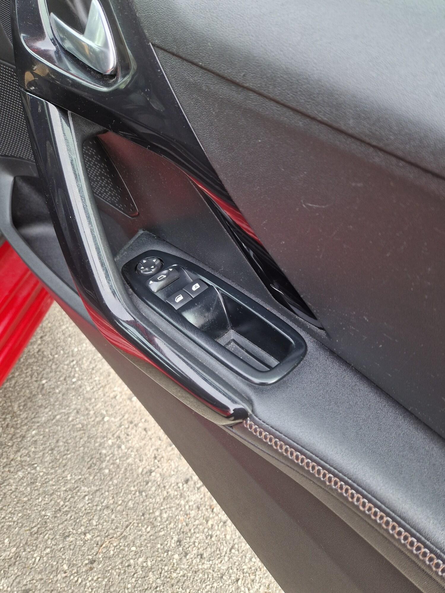 Used Peugeot 208 2014 for sale - 78149749: Photo 11