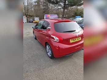 Used Peugeot 208 2014 for sale - 78149749: Photo