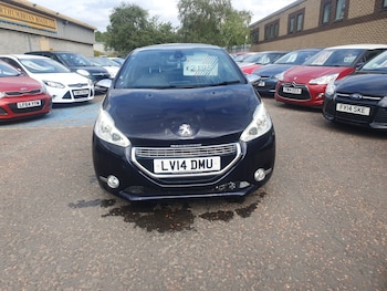 Peugeot - 208