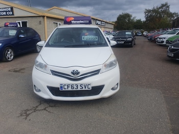 Used Toyota Yaris 2013 for sale - 76120130: Photo