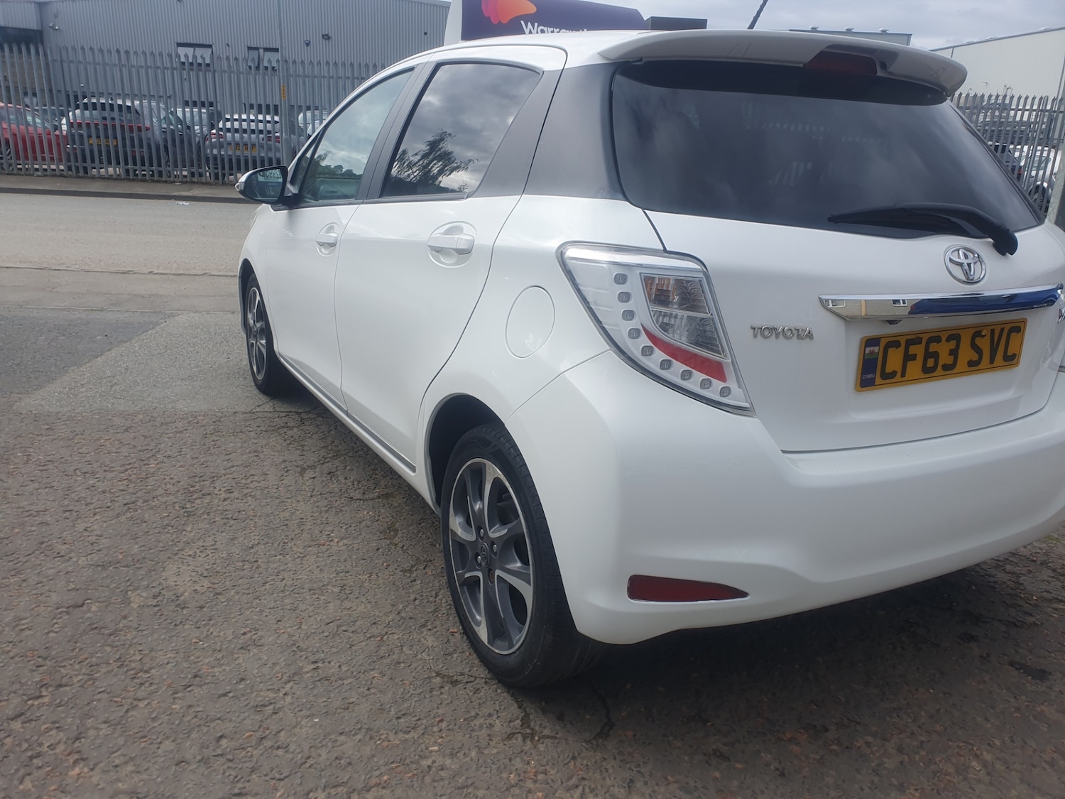 Used Toyota Yaris 2013 for sale - 76120130: Photo 5