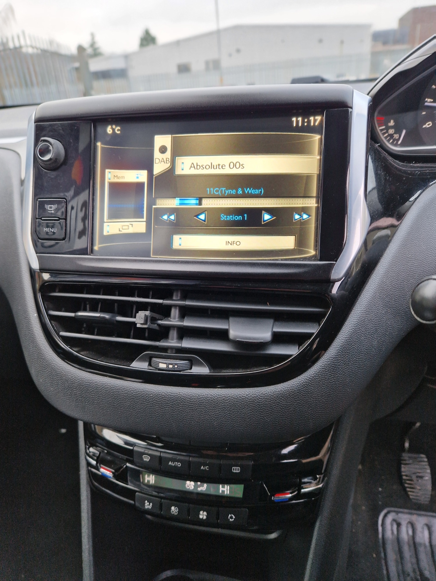 Used Peugeot 208 2013 for sale - 77491808: Photo 9