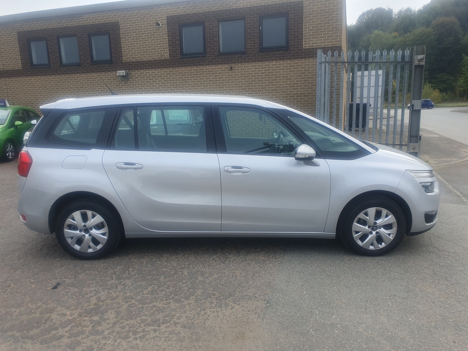 Used Citroen C4 Grand Picasso 2015 for sale - 76252411: Photo 5
