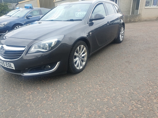 Used Vauxhall Insignia 2015 for sale - 75679884: Photo 2