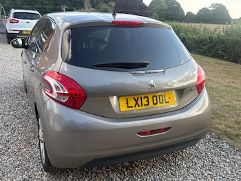 Used Peugeot 208 2013 for sale - 75849234: Photo