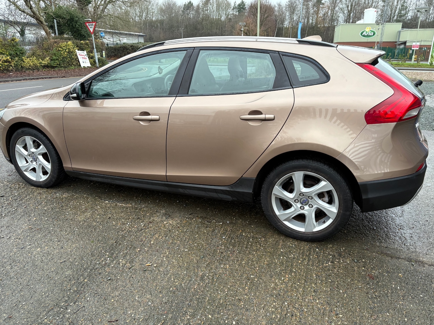 Used Volvo V40 2013 for sale - 77019510: Photo 21
