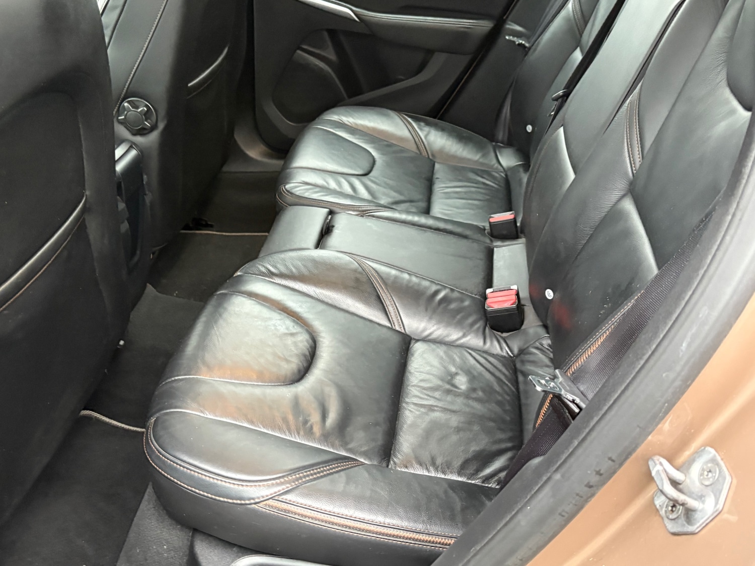 Used Volvo V40 2013 for sale - 77019510: Photo 35