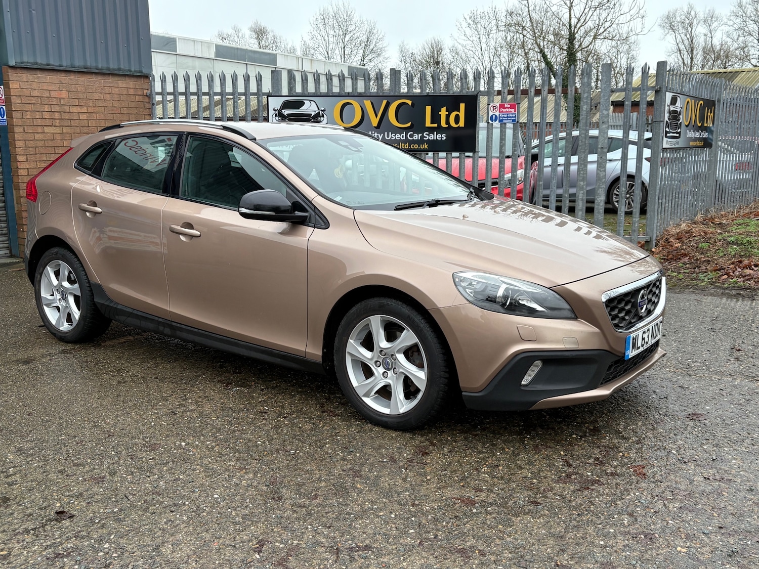 Used Volvo V40 2013 for sale - 77019510: Photo 42