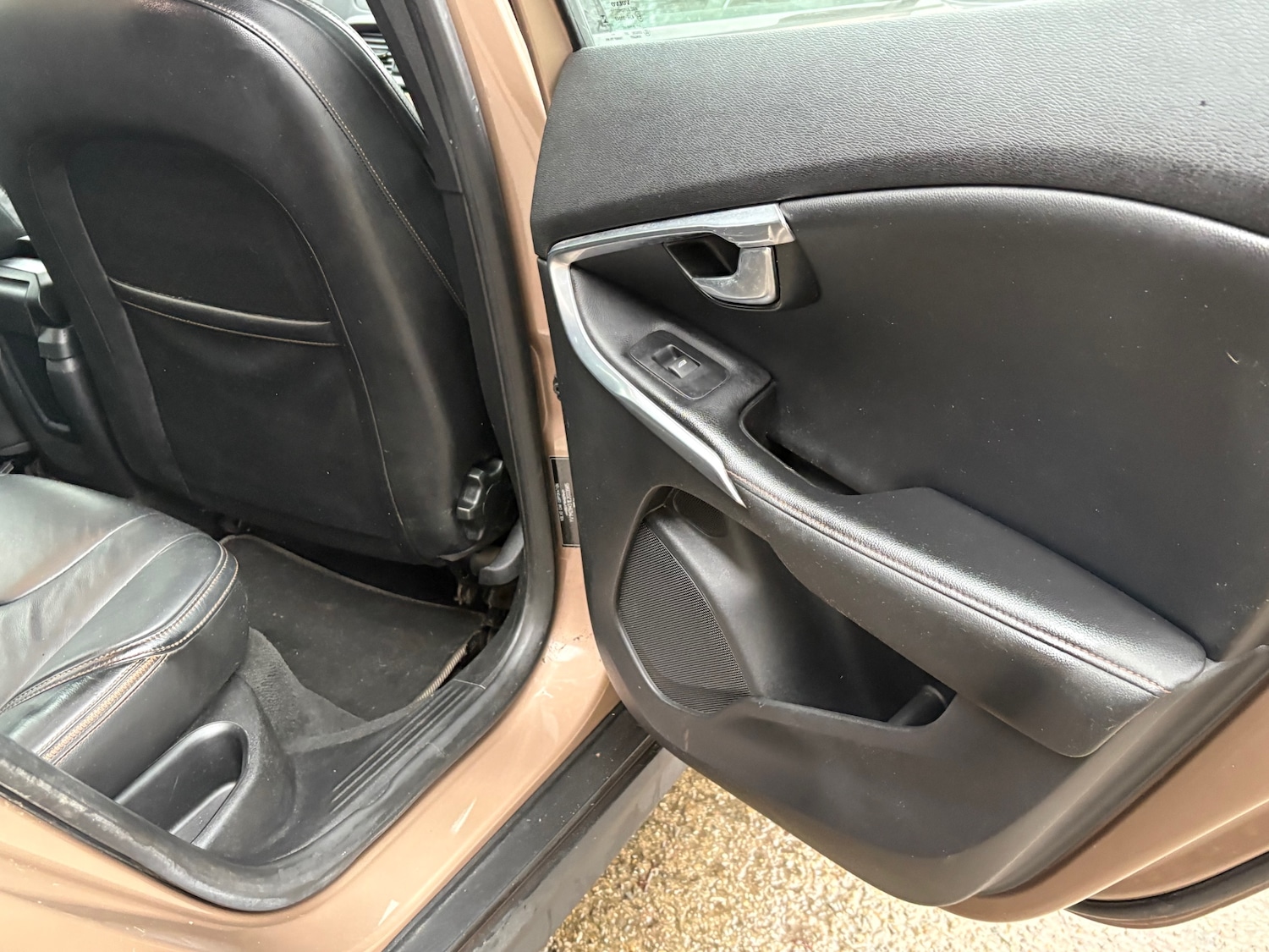 Used Volvo V40 2013 for sale - 77019510: Photo 60