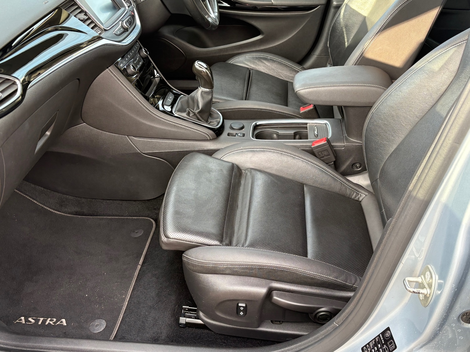 Used Vauxhall Astra 2018 for sale - 76749036: Photo 9