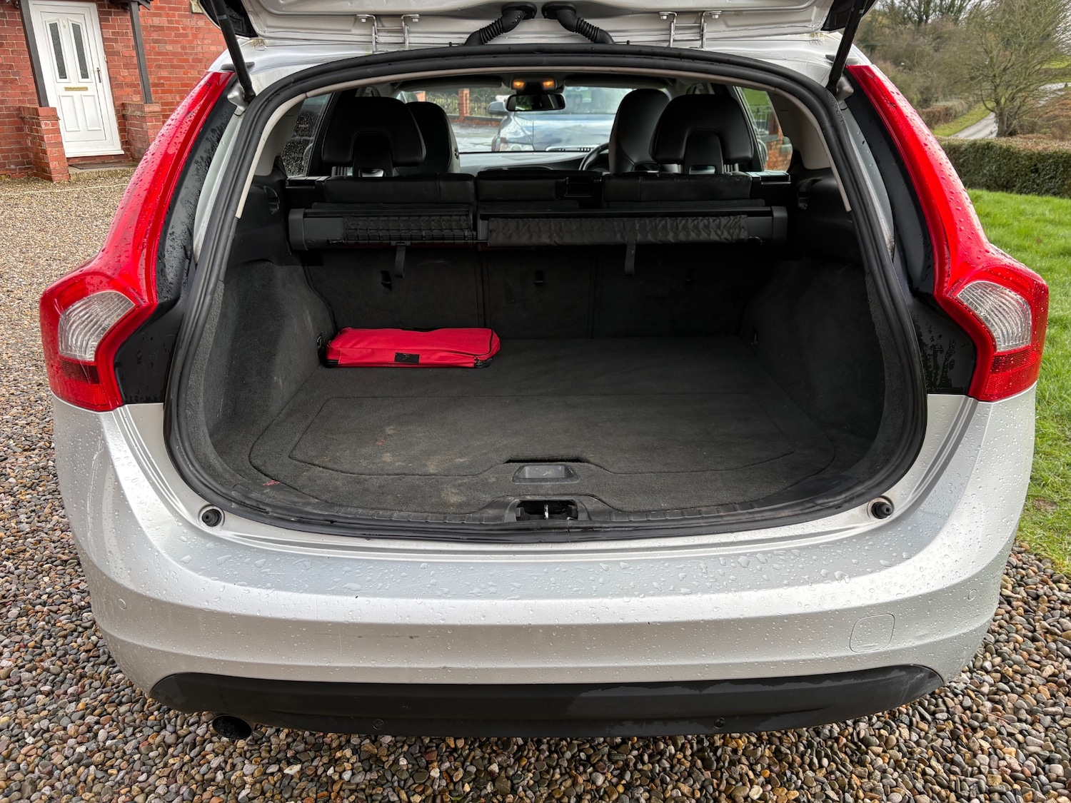 Used Volvo V60 2011 for sale - 77629139: Photo 15