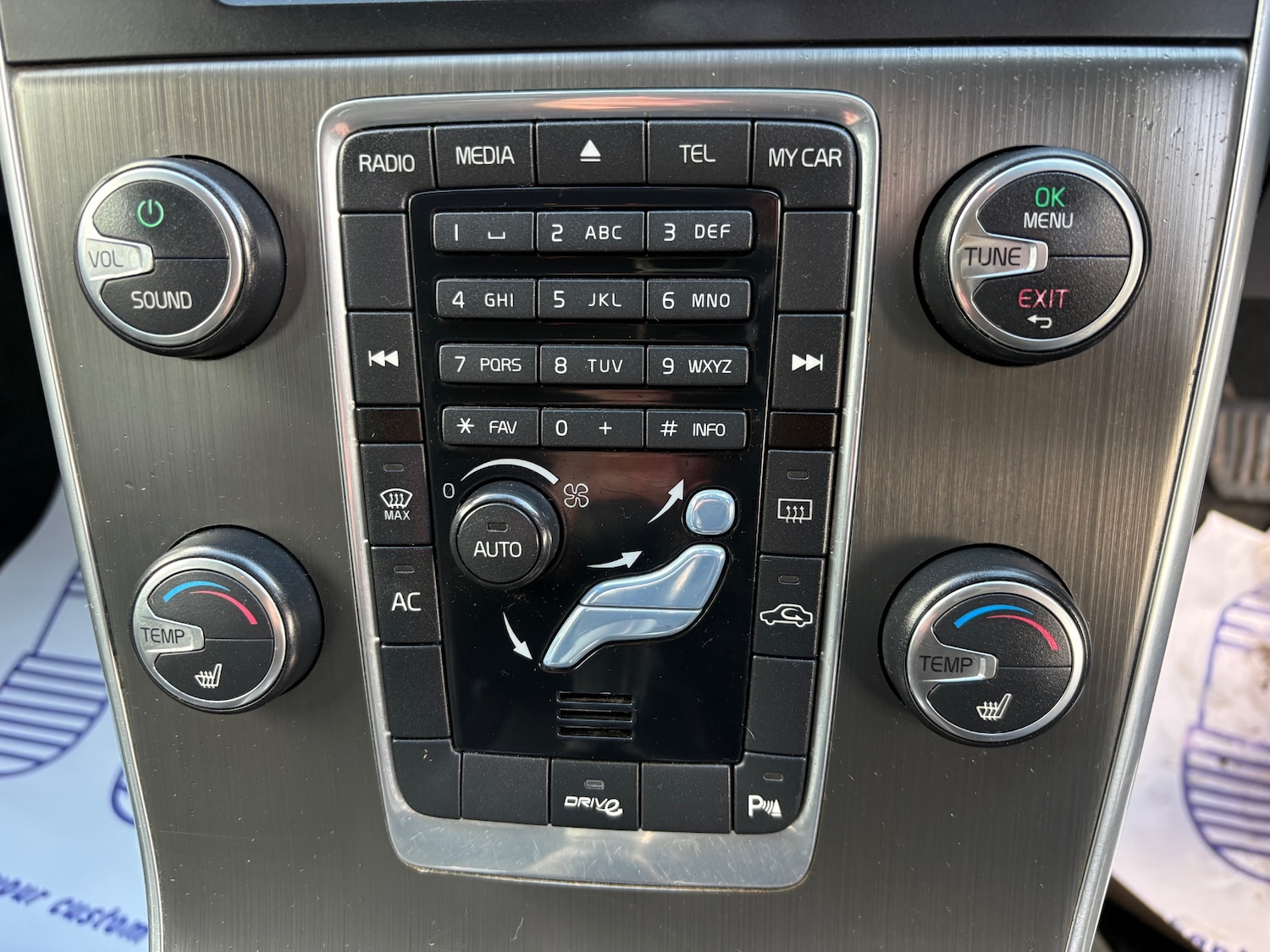 Used Volvo V60 2011 for sale - 77629139: Photo 17