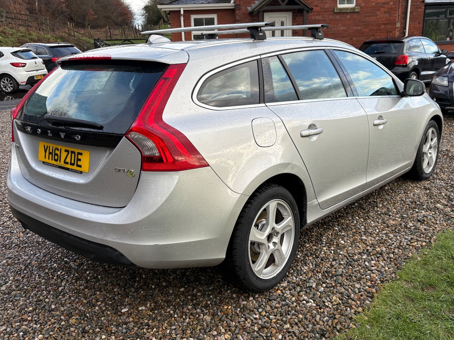 Used Volvo V60 2011 for sale - 77629139: Photo 3