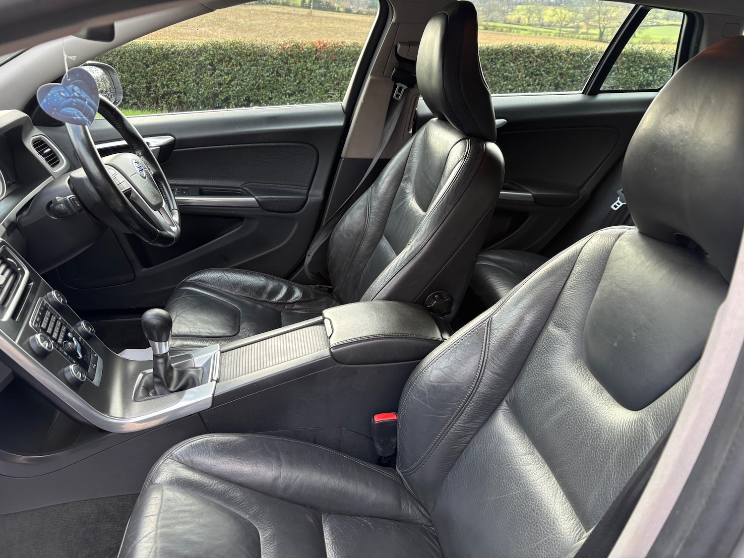 Used Volvo V60 2011 for sale - 77629139: Photo 30