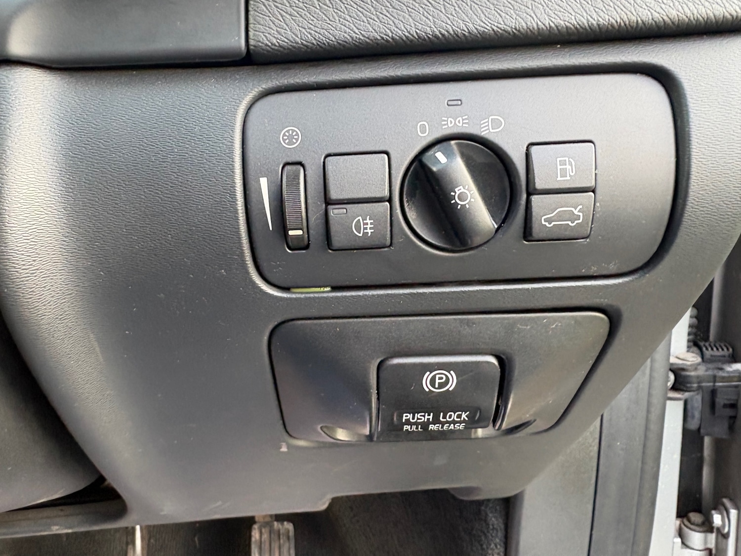 Used Volvo V60 2011 for sale - 77629139: Photo 34