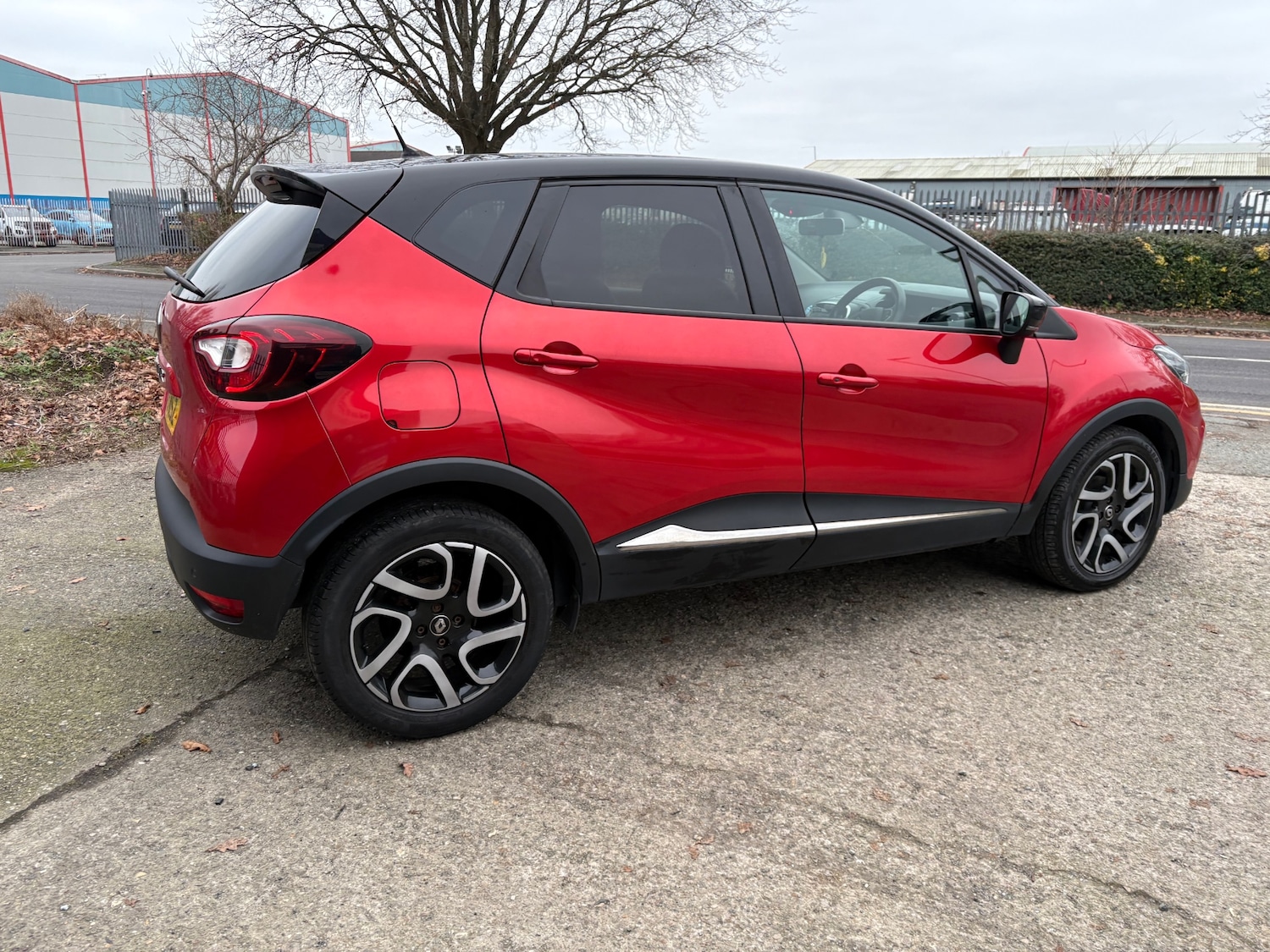 Used Renault Captur 2019 for sale - 77063234: Photo 2