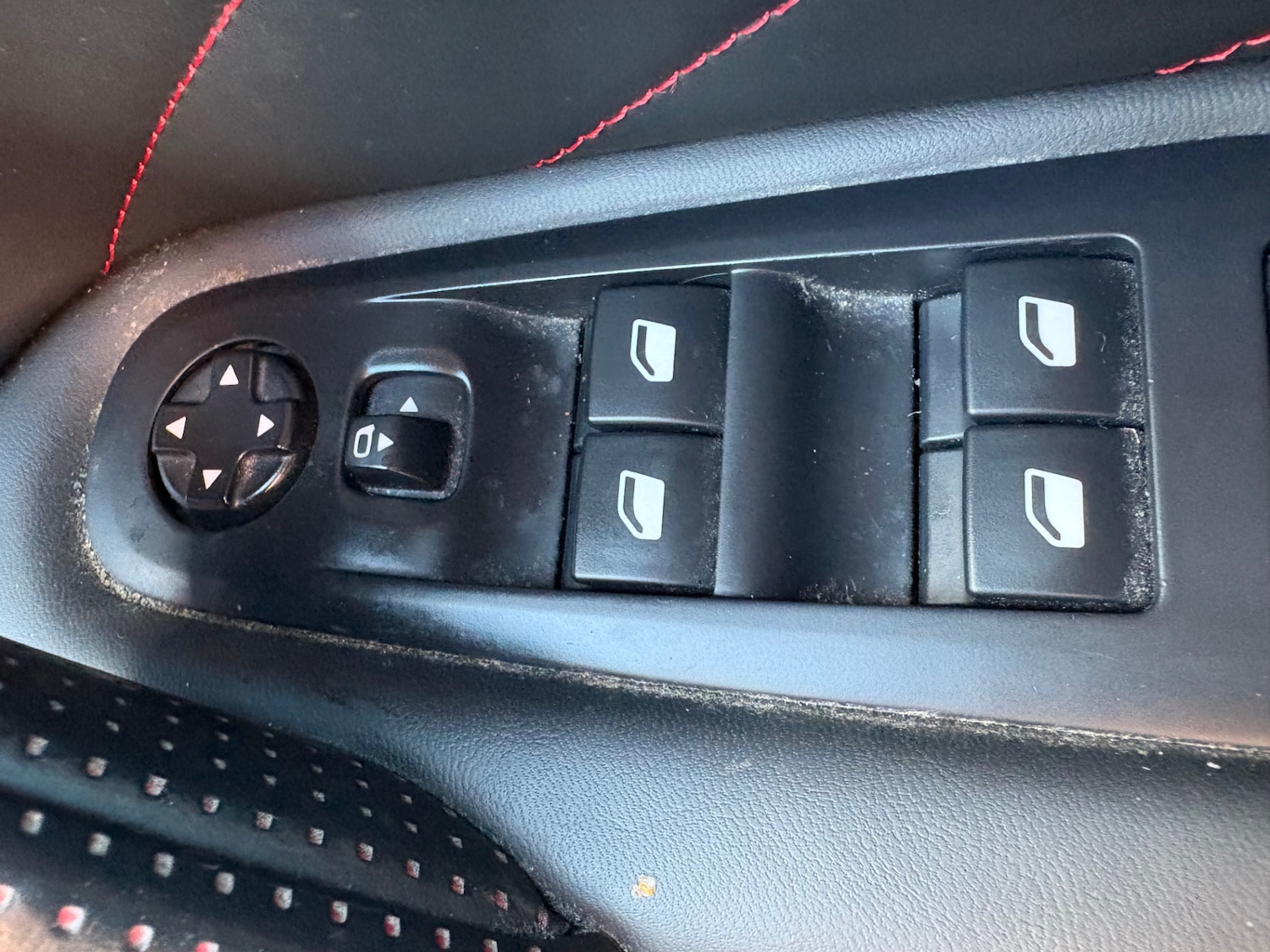 Used Peugeot 308 2015 for sale - 76364898: Photo 38