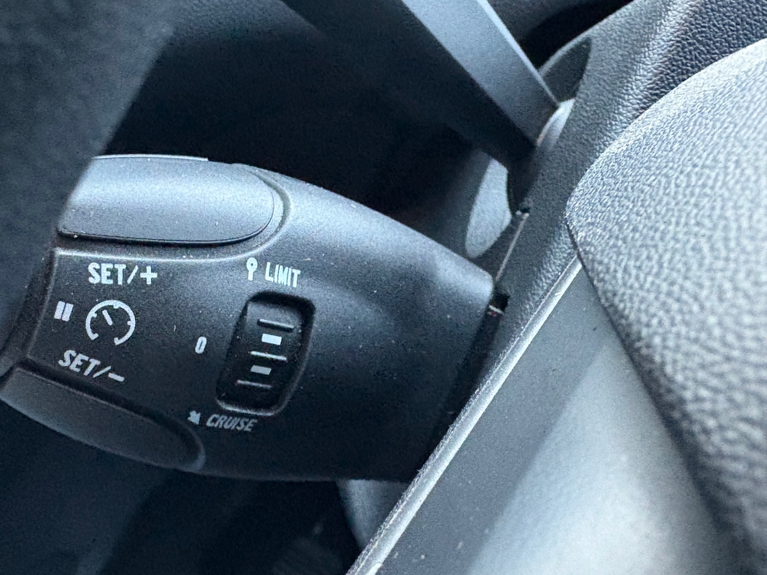 Used Peugeot 208 2012 for sale - 76664311: Photo 32