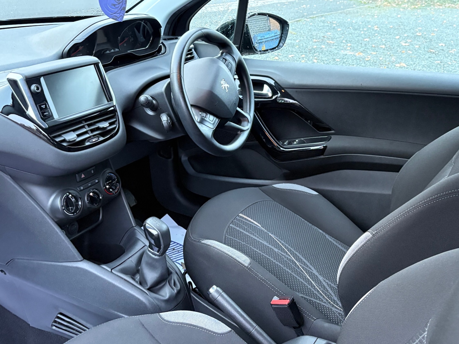 Used Peugeot 208 2012 for sale - 76664311: Photo 6