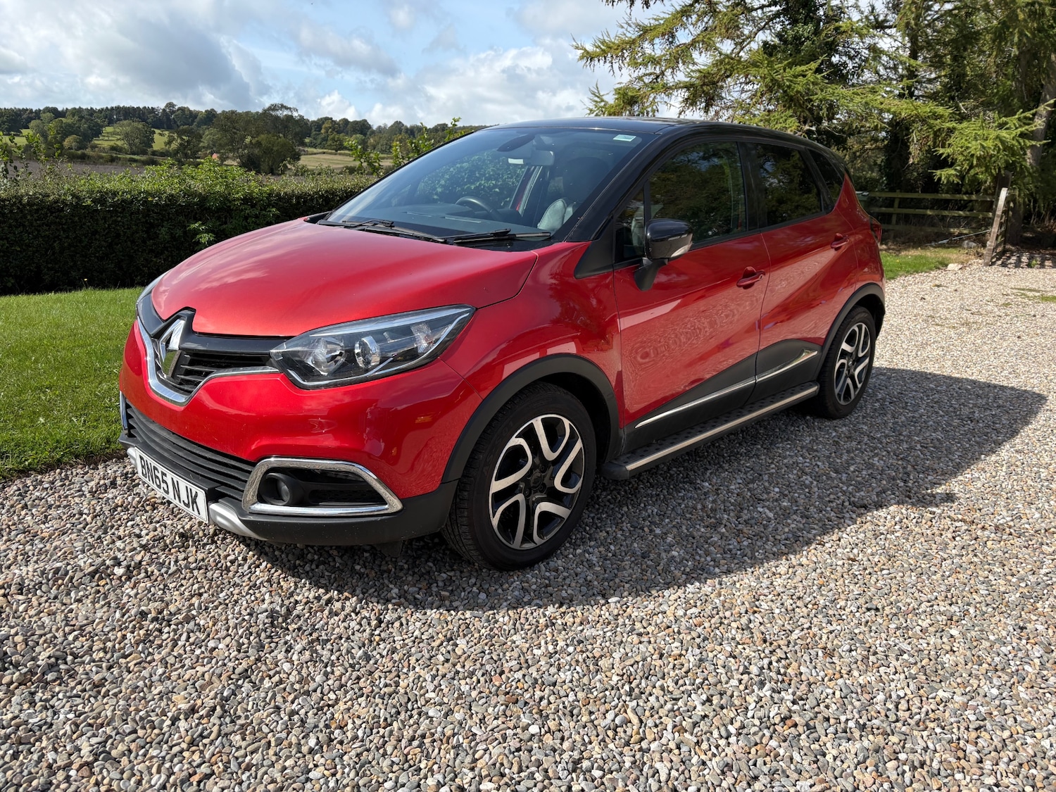 Used Renault Captur 2015 for sale - 76017409: Photo 2