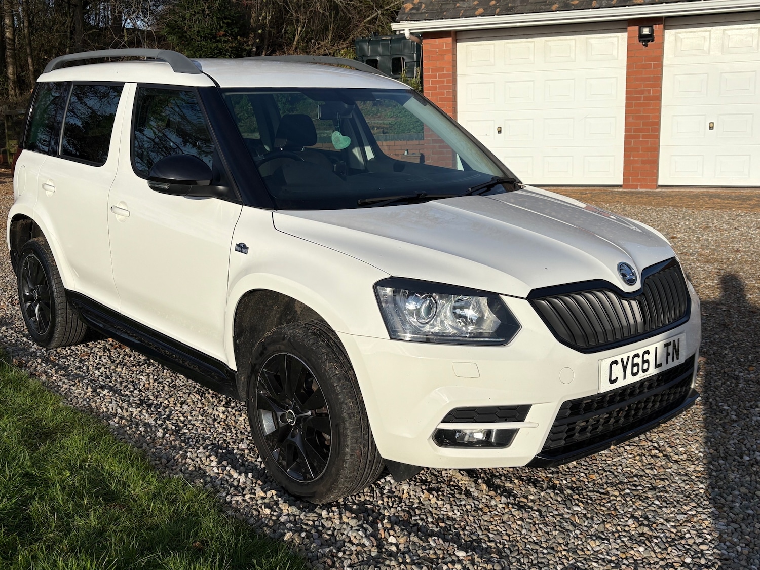 Used Skoda Yeti 2017 for sale - 76662517: Photo 2