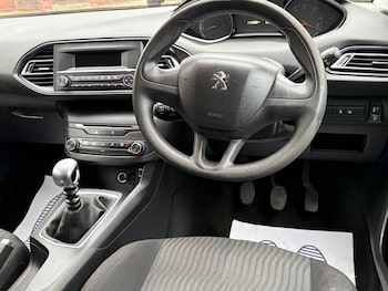 Used Peugeot 308 2014 for sale - 77819109: Photo