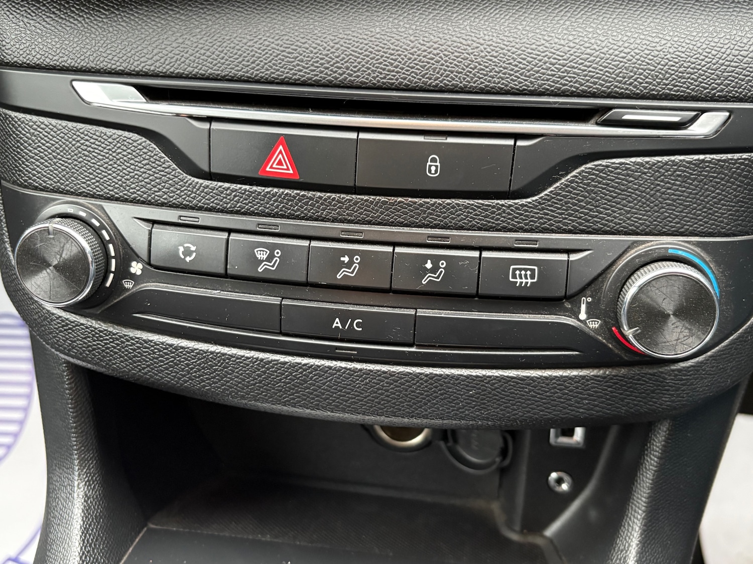 Used Peugeot 308 2014 for sale - 77819109: Photo 8