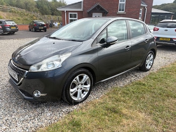 Used Peugeot 208 2013 for sale - 75689927: Photo