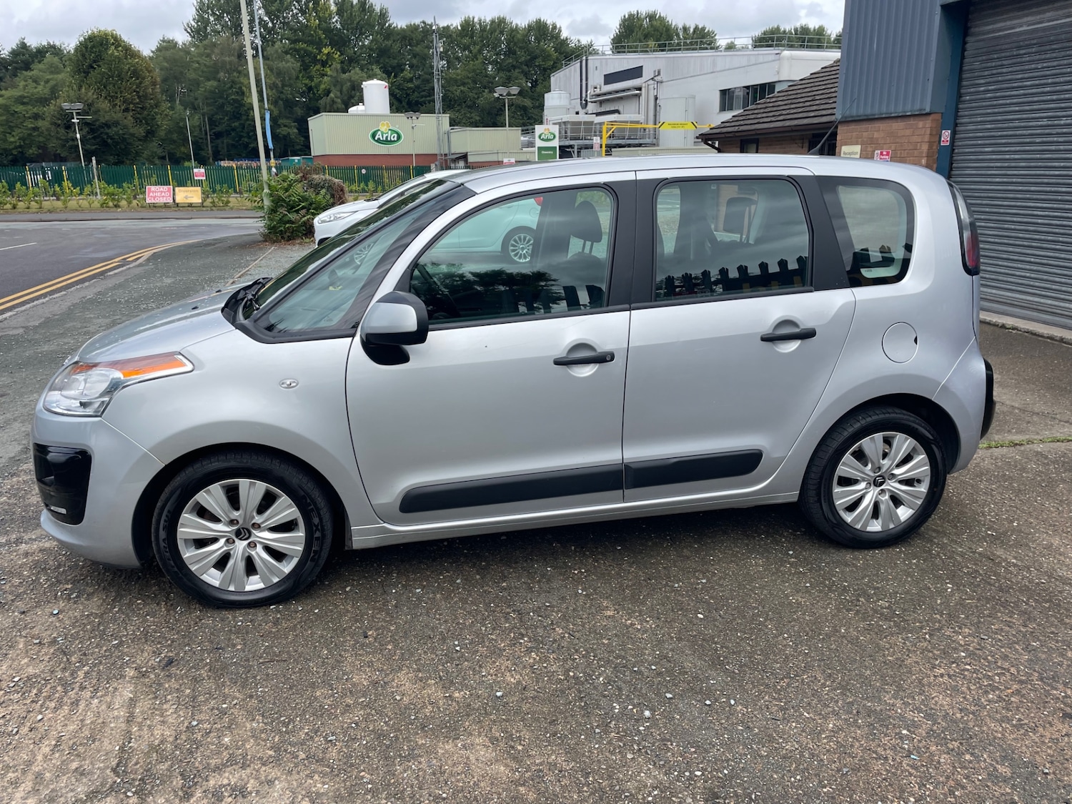Vehicle 48