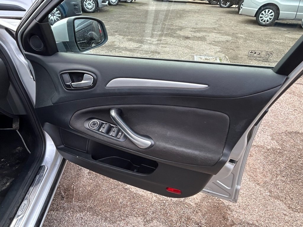 Used Ford Mondeo 2010 for sale - 76783609: Photo 16