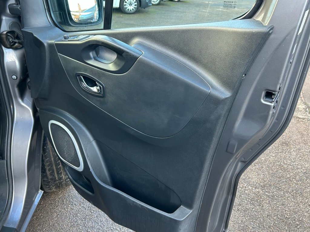 Used Vauxhall Vivaro 2016 for sale - 76787674: Photo 16