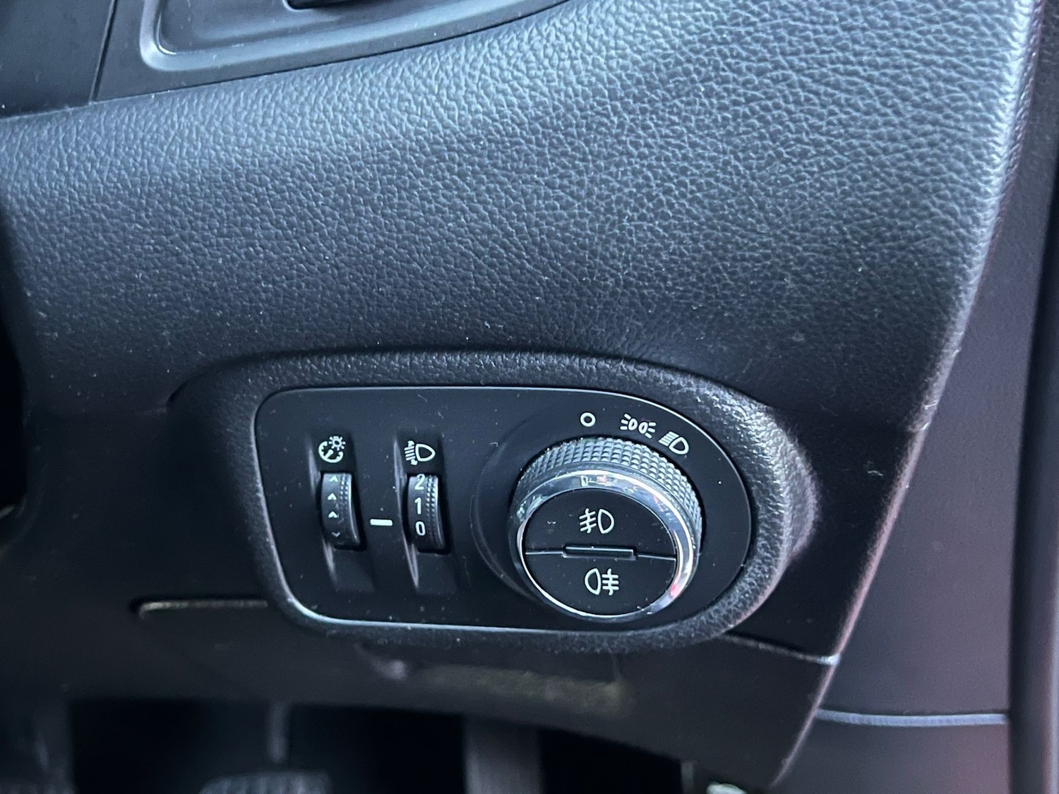 Used Vauxhall Zafira 2016 for sale - 76380355: Photo 12