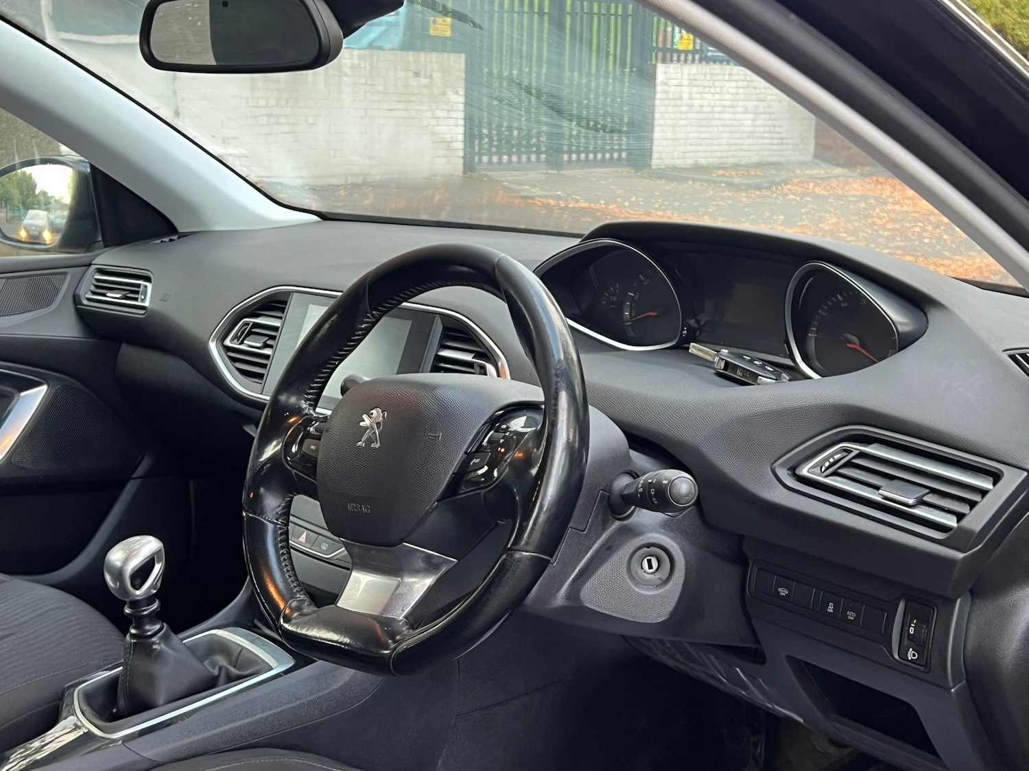 Used Peugeot 308 2017 for sale - 76358269: Photo 12
