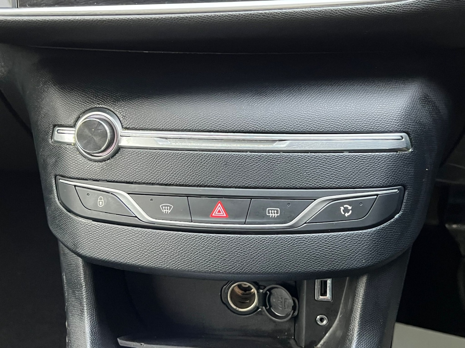 Used Peugeot 308 2017 for sale - 76358269: Photo 8