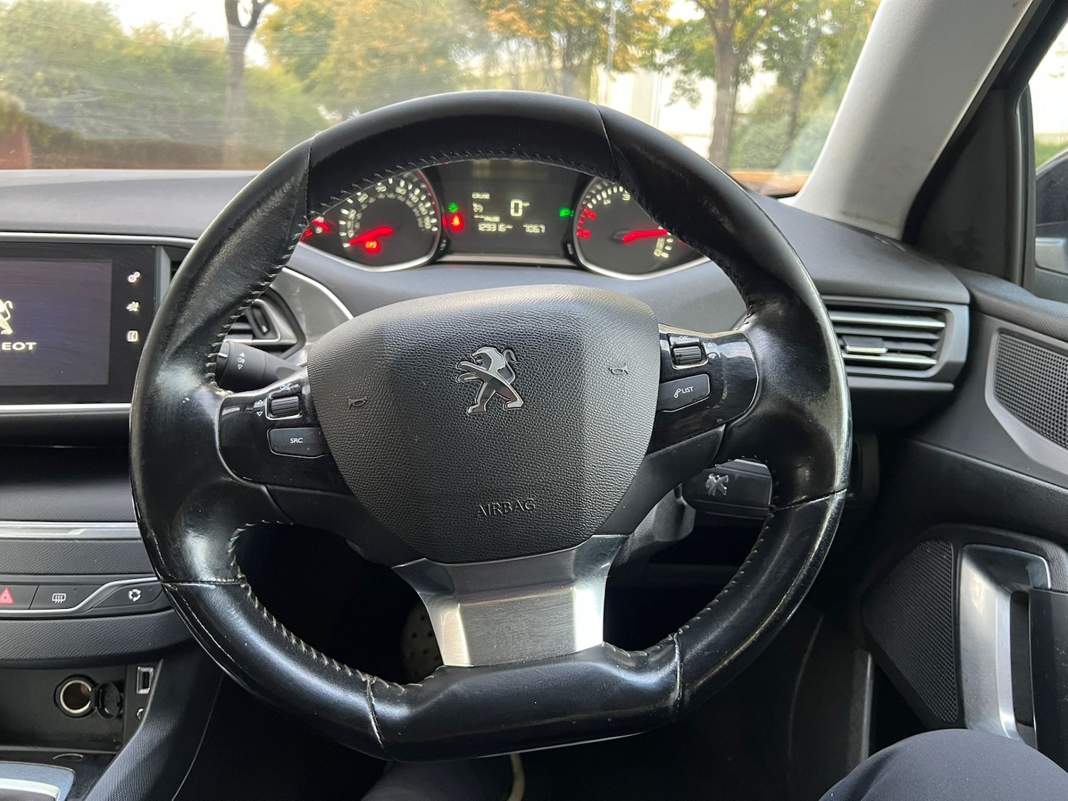 Used Peugeot 308 2017 for sale - 76358269: Photo 9