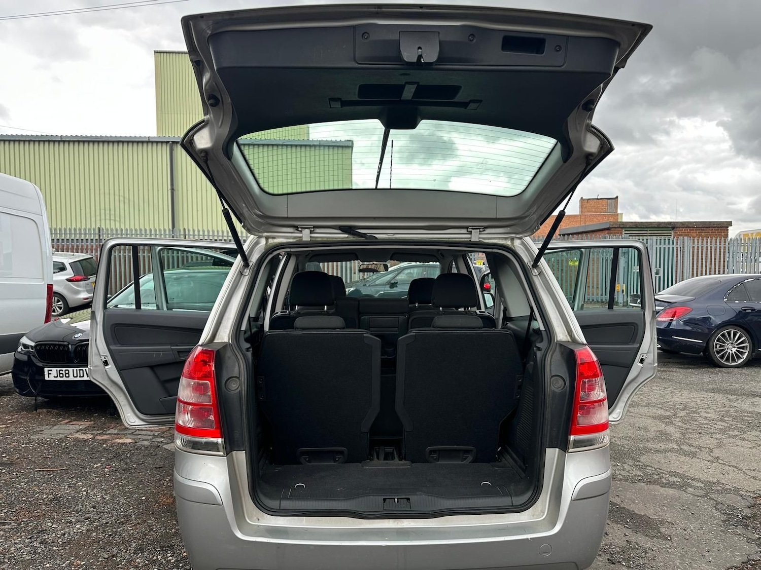 Used Vauxhall Zafira 2012 for sale - 76358392: Photo 23