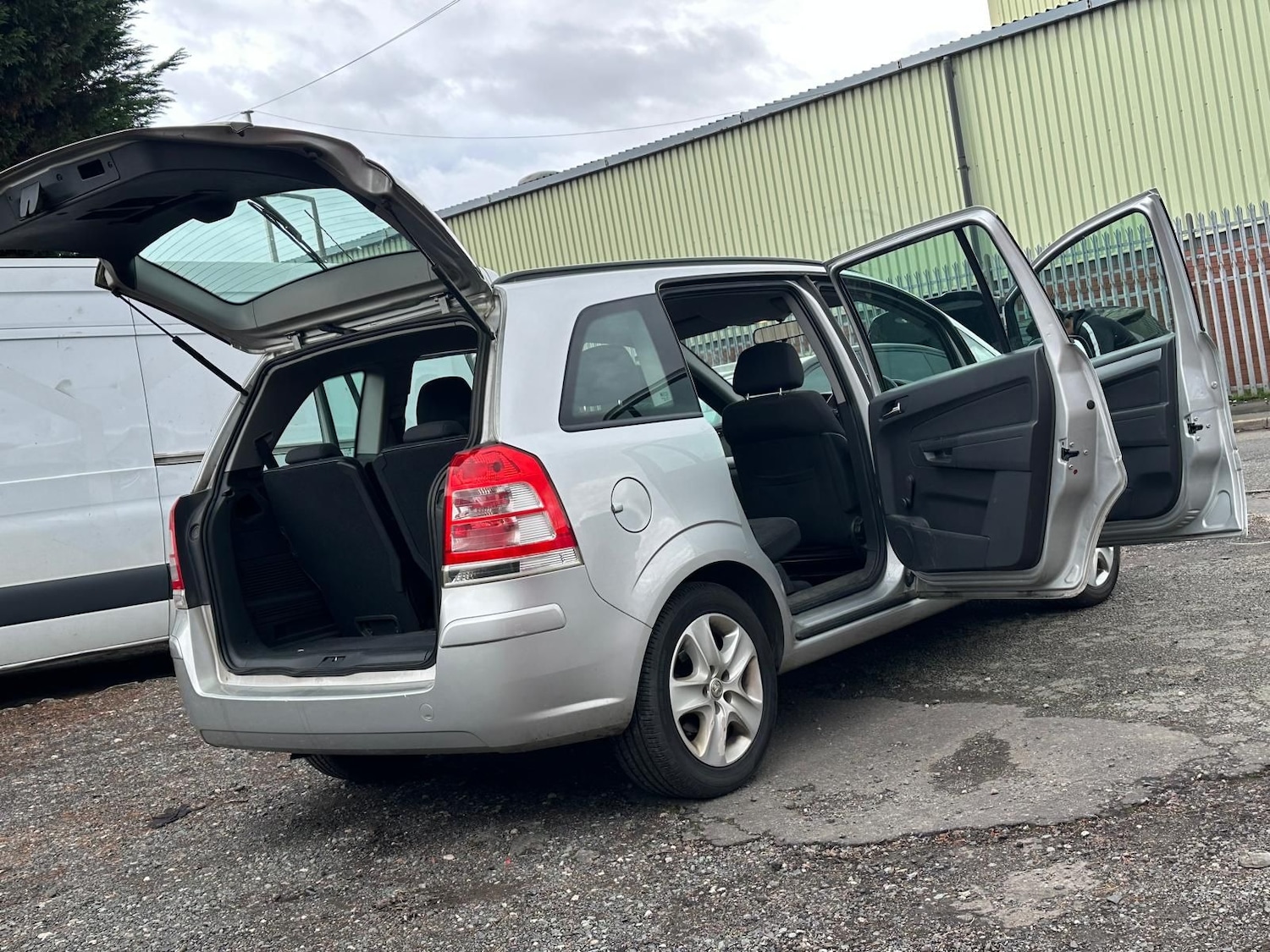 Used Vauxhall Zafira 2012 for sale - 76358392: Photo 25