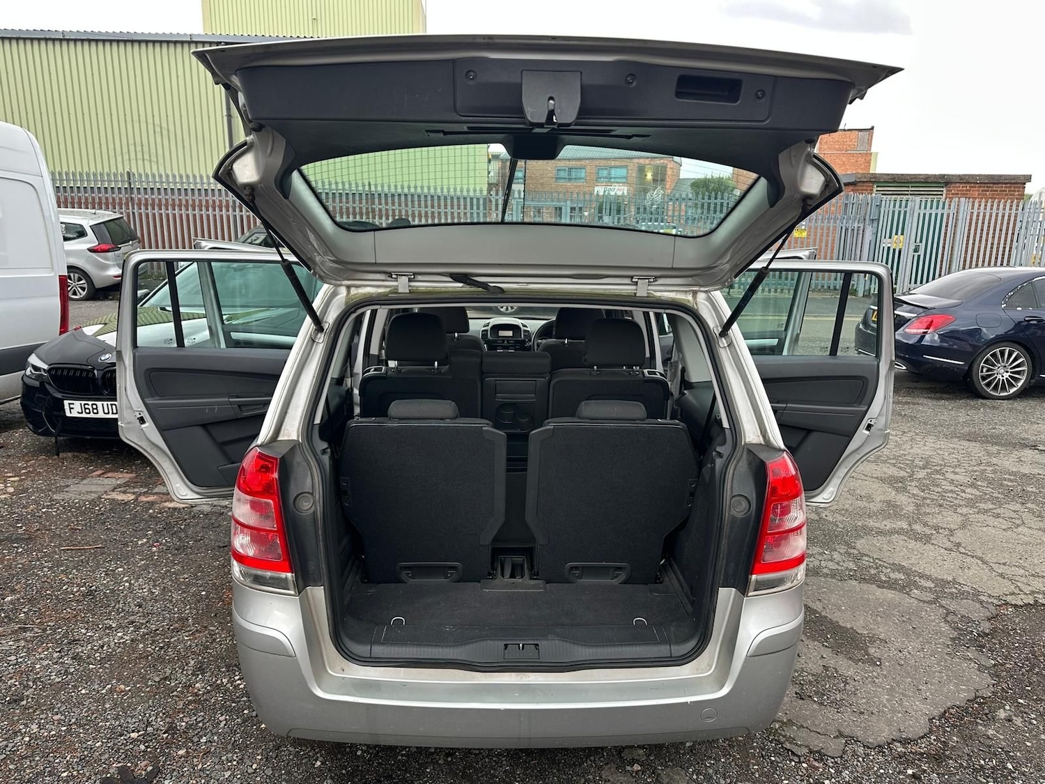 Used Vauxhall Zafira 2012 for sale - 76358392: Photo 27