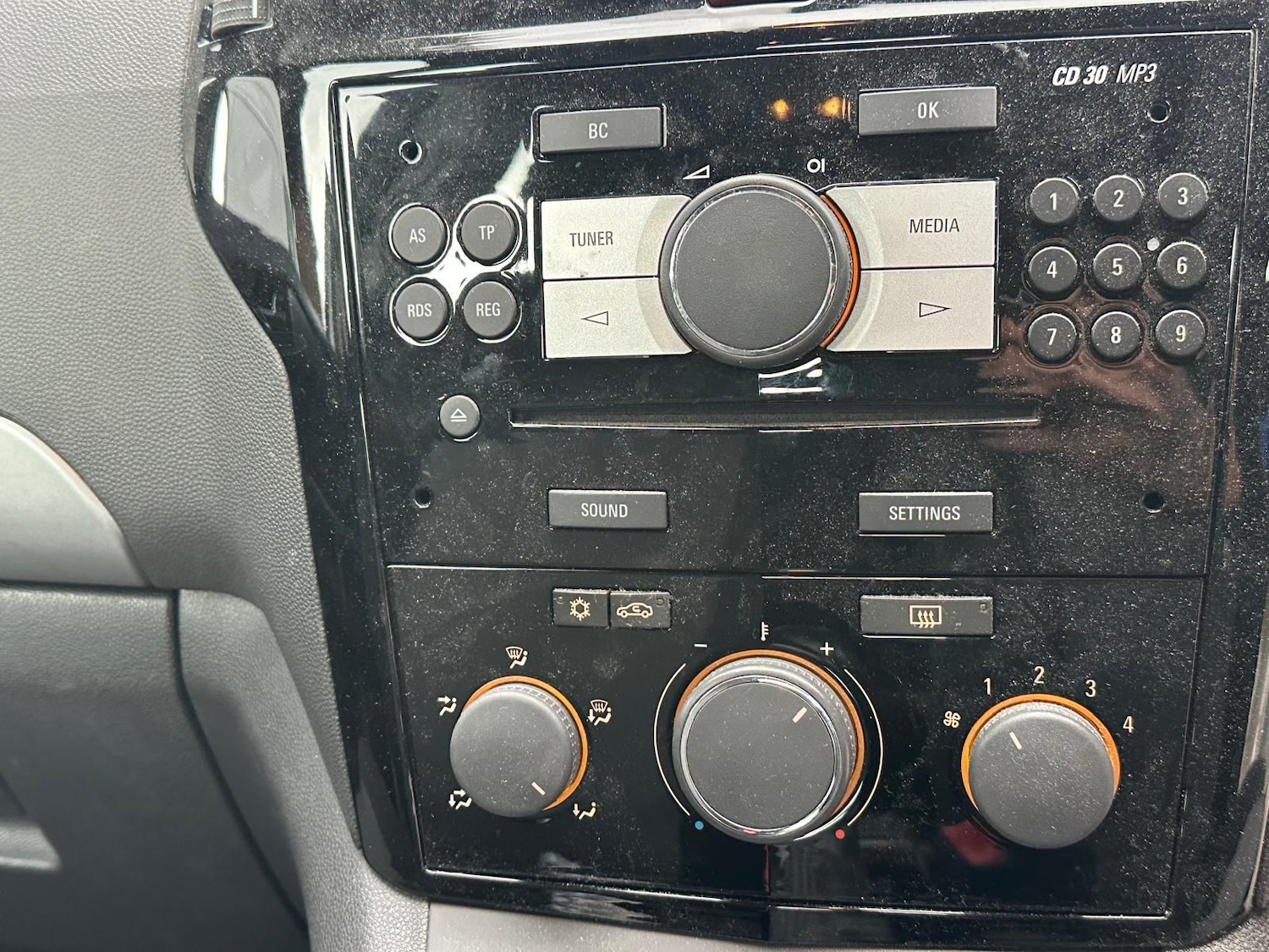 Used Vauxhall Zafira 2012 for sale - 76358392: Photo 35