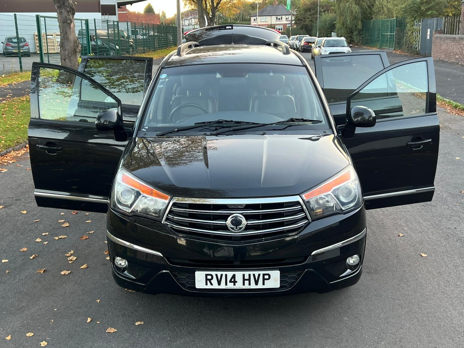 Used Ssangyong Turismo 2014 for sale - 76358413: Photo 2