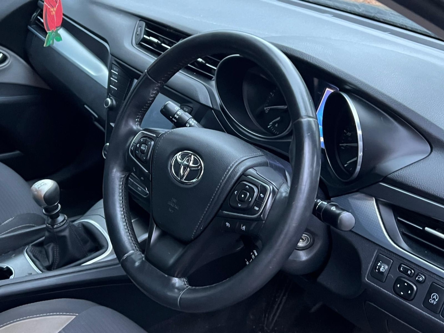 Used Toyota Avensis 2017 for sale - 76366775: Photo 15